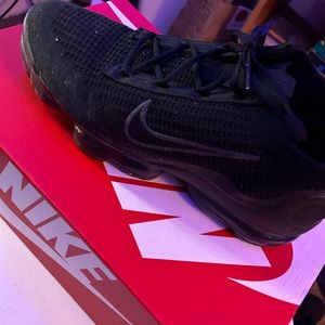 vapormax flynit